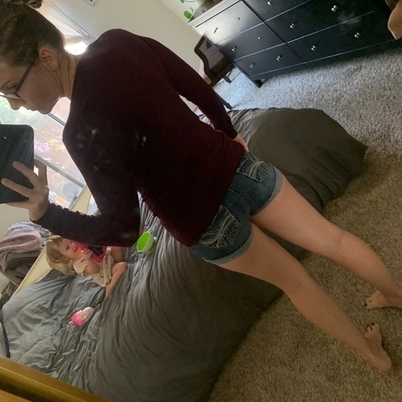 MOTHERHOOD Maternity Dark Plum Purple Long Sleeve V-Neck Shirt Size Small (733) - Picture 3 of 6